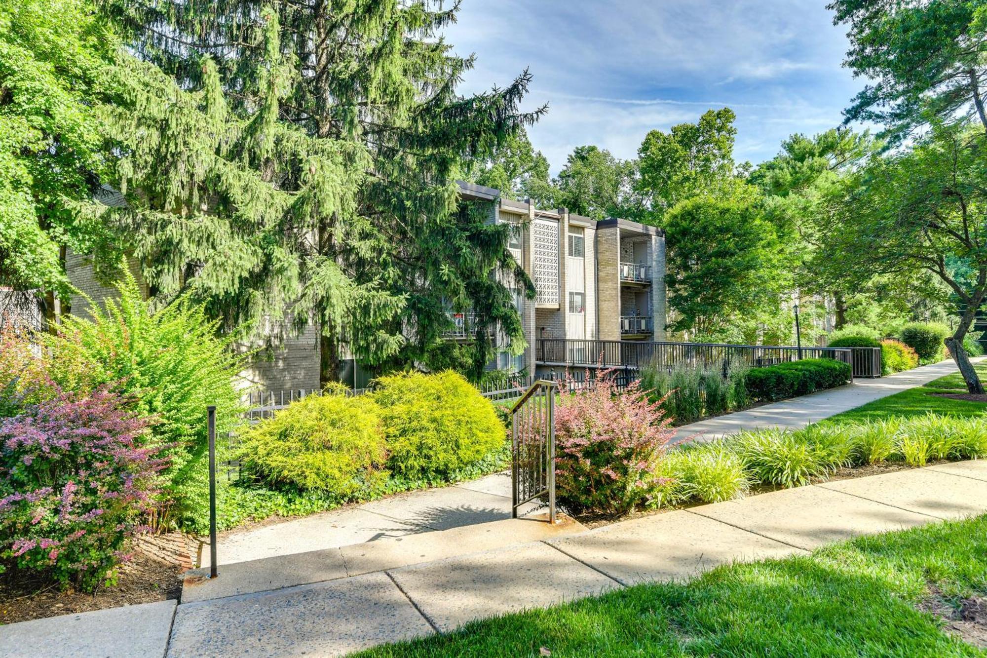 North Bethesda Apartment With Community Pool! Kültér fotó